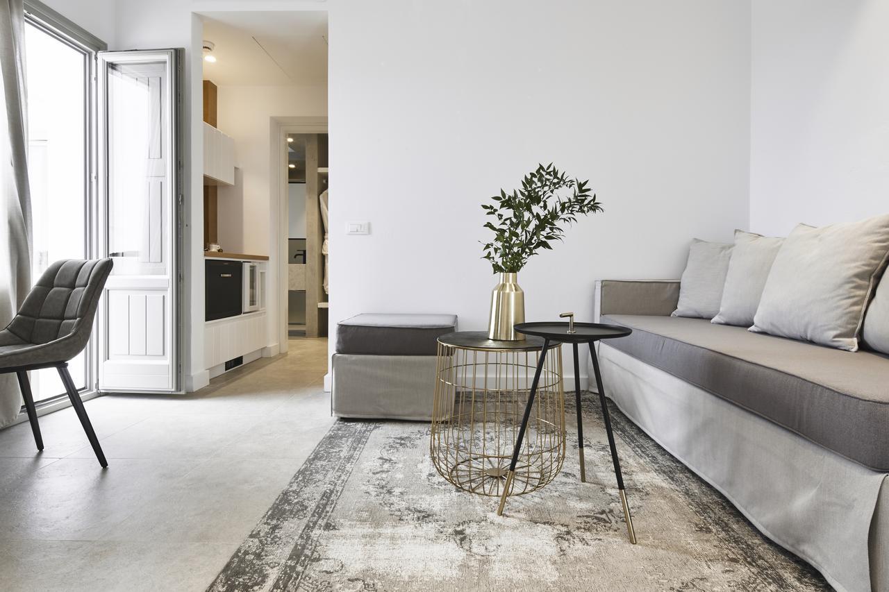 Altera Pars Suites Messaria  Ngoại thất bức ảnh